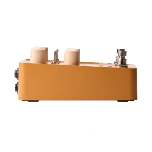 Universal-Audio-UAFX-Enigmatic-82-Overdrive-Special-Amp-1